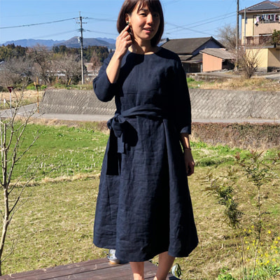 紺ワンピース